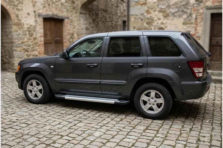 Jeep Grand Cherokee WK 2004–2010 Sivuporrassarja New Vision Grey (2 kpl, alumiini) Image
