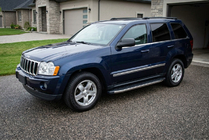 Jeep Grand Cherokee WK 2004–2010 BlackLine-sivuporrassarja (2 kpl, alumiini) kuva 1