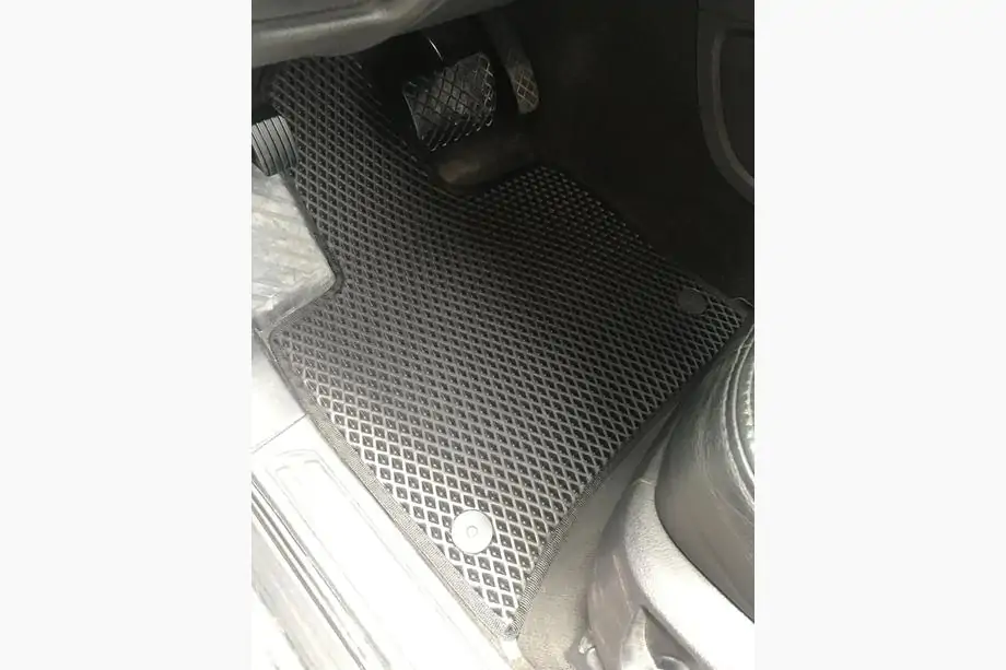 Audi Q7 2005–2015 EVA-lattiamatot (mustat) Image