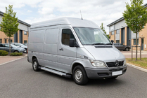 Mercedes Sprinter W901/902/903/904/905 1995–2006 Sivuporrassarja New Vision Grey (2 kpl, alumiini) Keskipitkä akseliväli kuva 1