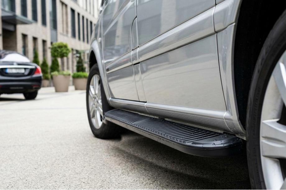 Mercedes Vito W639 2004–2014 Tayga Black sivuastinlaudat (2 kpl, alumiini) Lyhyt ja keskipitkä Image