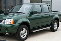 Nissan NP300 1999–2015 BlackLine-sivuporrassarja (2 kpl, alumiini) kuva 1