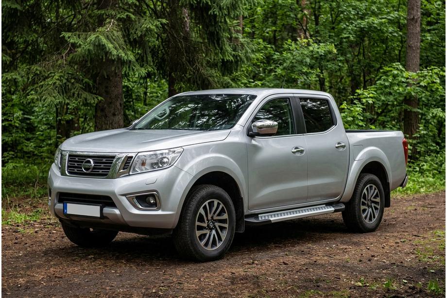 Nissan Navara/NP300 2016– Sivuporrassarja New Vision Grey (2 kpl, alumiini) Image