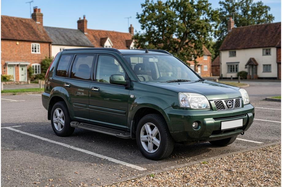 Nissan X-trail T30 2002–2007 RedLine Black sivuastinlaudat (2 kpl, alumiini) Image