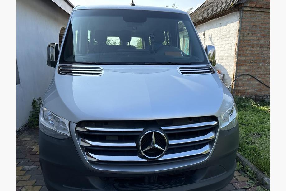 Mercedes Sprinter W907/W910 2018– Säleikön koristelistat (leveä malli, 6 kpl) Image