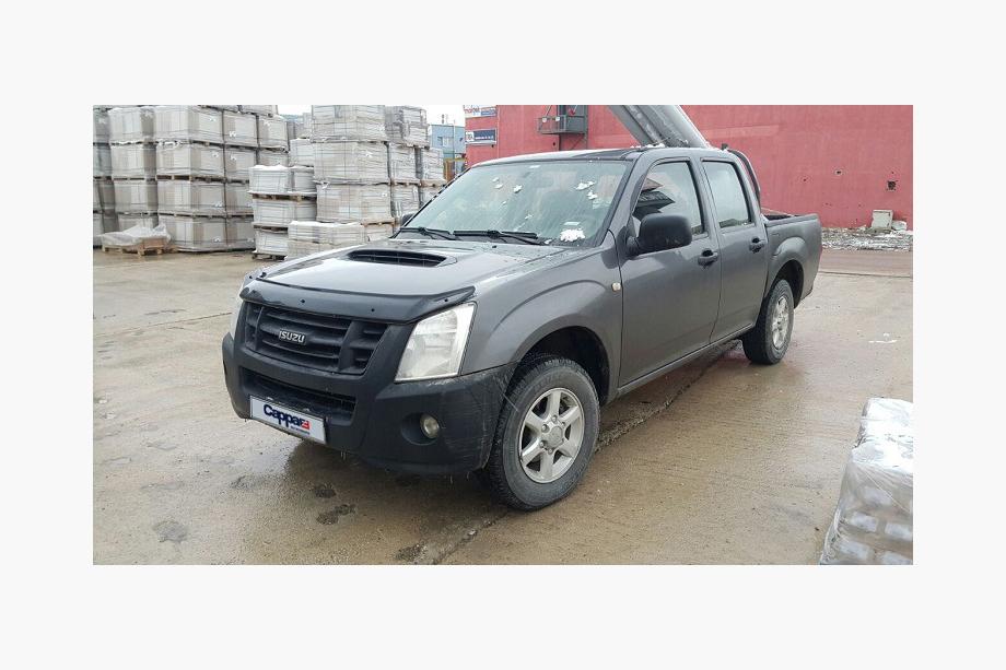 Isuzu D-Max 2002–2011 Konepellin tuuliohjain 2006-2011 (EuroCap) Kuva 3