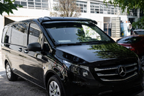 Mercedes Vito/V-class W447 2014– Tuulilasin visiiri (kiiltomusta, 5 mm) kuva 1