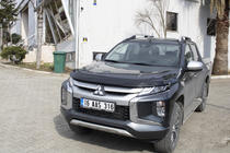Mitsubishi L200 2015–2024 Konepellin deflektori (2019+, EuroCap) kuva 11