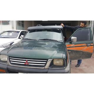 Tuulilasin visiiri (kiiltomusta, 5 mm) Mitsubishi L200 1996–2006 kuva 4