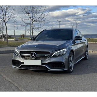 Korisarja täydellä takapuskurilla (AMG C63-designs 2014-2018) kuva 1