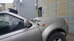 Nissan NP300 1999–2015 Tuulilasin visiiri (kiiltomusta, 5 mm) kuva 10