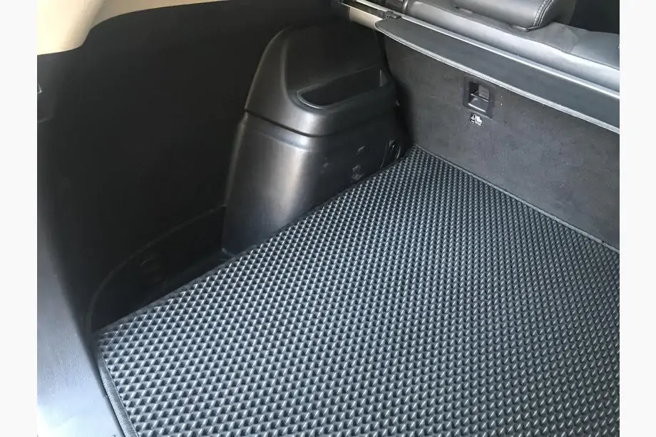 Mitsubishi Outlander 2012–2021 Tavaratilan matto P-HEV EVA (musta) Kuva 5
