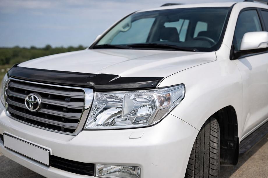 Toyota Land Cruiser 200 2007–2021 Konepellin tuuliohjain 2007-2015 (EuroCap) Kuva 1