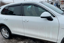 Porsche Cayenne 2010–2017 Ikkunatuulisuojat kromilistalla (4 kpl, HIC) kuva 2