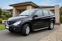 SsangYong Action 2005–2018 BlackLine-sivuporrassarja (2 kpl, alumiini) kuva 1