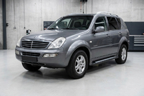 SsangYong Rexton I 2001–2017 Sivuastinlaudat New Vision Black (2 kpl, alumiini) 2012-2017 kuva 1