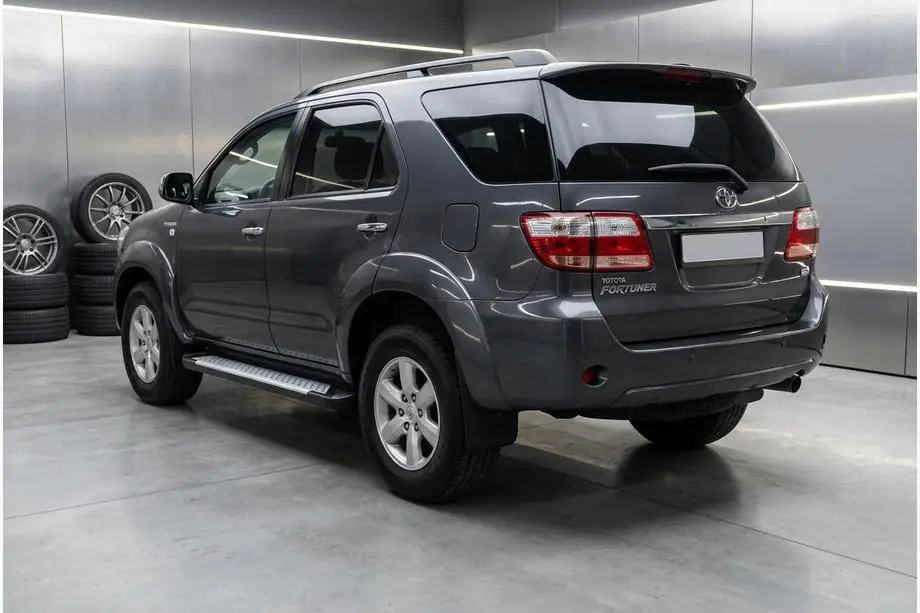 Toyota Fortuner 2006–2015 Sivukynnykset Allmond Grey (2 kpl, alumiini) Image