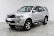 Toyota Fortuner 2006–2015 Sivukynnykset Line (2 kpl, alumiini) kuva 1