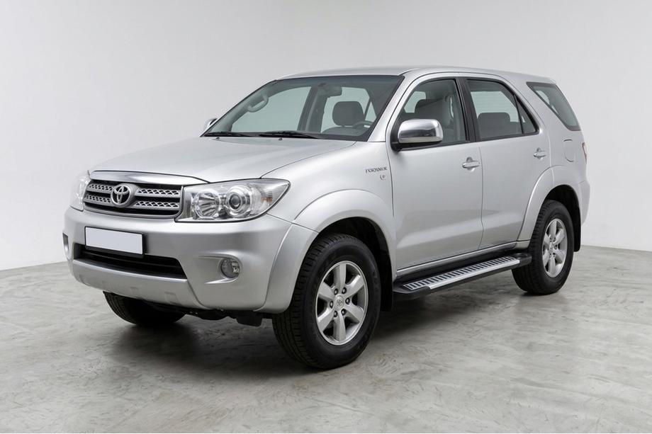 Toyota Fortuner 2006–2015 Sivukynnykset Line (2 kpl, alumiini) Image