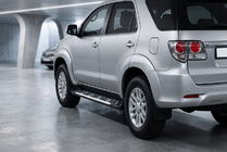 Toyota Fortuner 2006–2015 Sunrise sivuaskelmat (2 kpl, alumiini) kuva 1