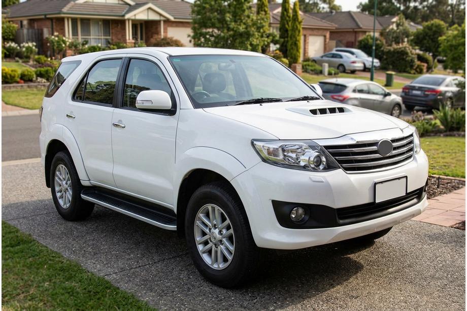 Toyota Fortuner 2006–2015 Sivuaskelmat Tayga Grey (2 kpl, alumiini) Image