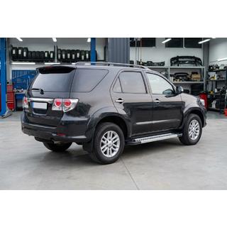 Sivuporrast New Vision Grey (2 kpl, alumiini) Toyota Fortuner 2006–2015 kuva 1