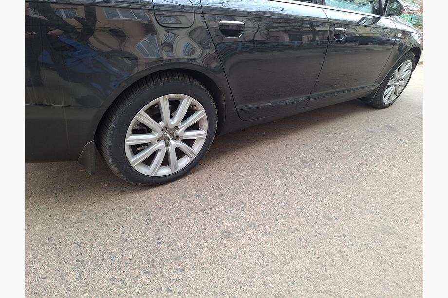 Audi A6 C6 2004–2011 Roiskeläpät Premium (Sedan) (4 kpl) Image