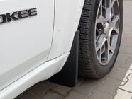 Jeep Grand Cherokee WK2 2010–2021 Premium-roiskeläpät (4 kpl) kuva 1
