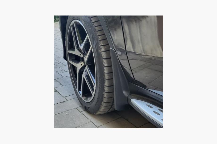 Mercedes GLE coupe C292 2015–2019 Roiskeläpät Premium sivuhelmoilla (4 kpl) Image