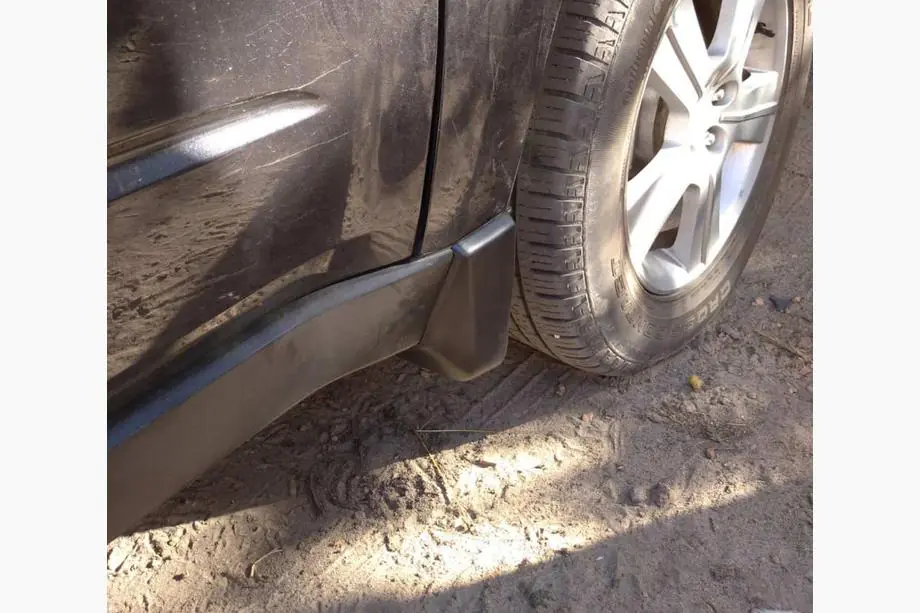 Subaru Forester 2008–2013 Premium-roiskeläpät (4 kpl) Image