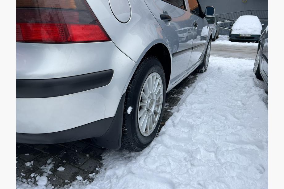 Volkswagen Golf 4 1997–2006 Premium-roiskeläpät (HB, 4 kpl) Image
