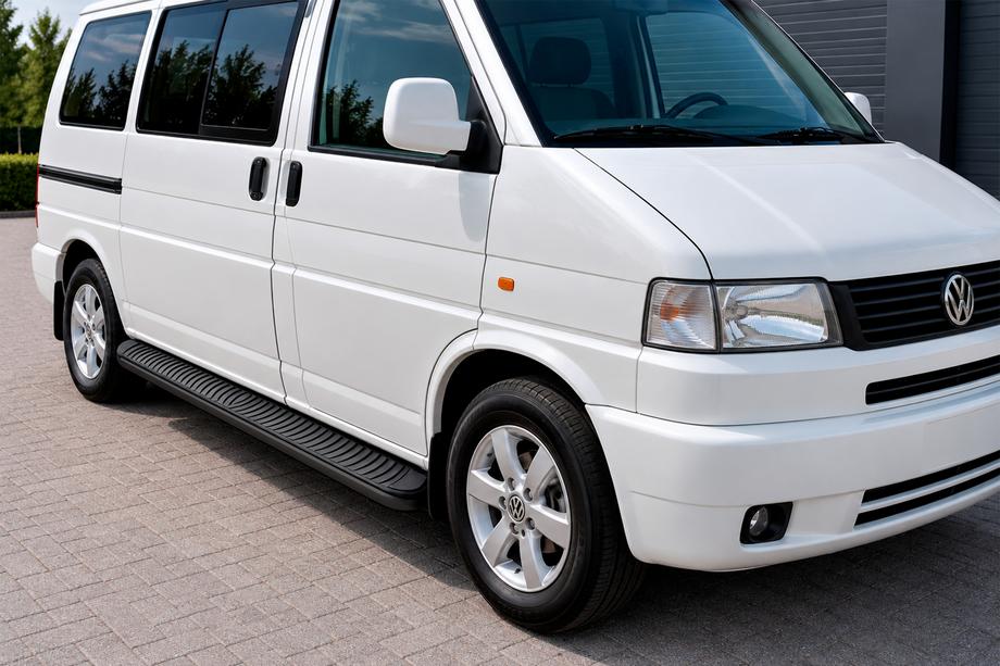 Volkswagen T4 Caravelle/Multivan 1990–2003 Tayga Black sivuaskelmat (2 kpl, alumiini) Lyhyt akseliväli Image