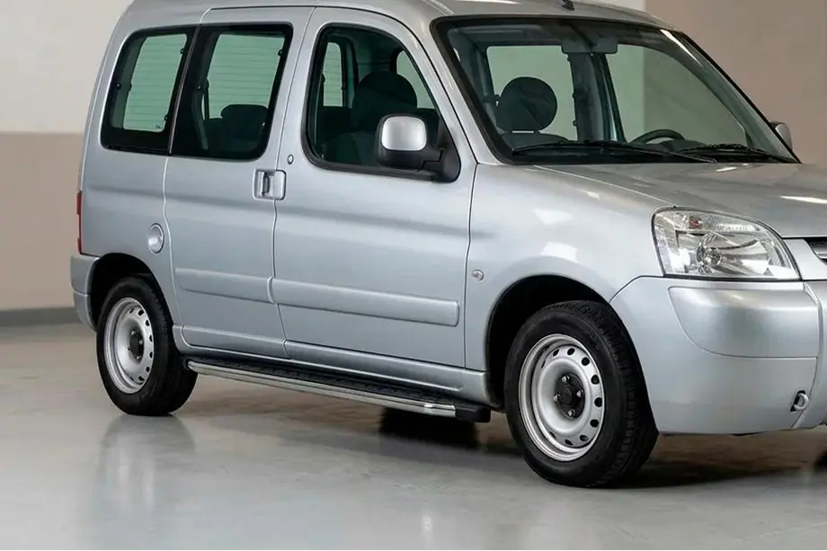 Peugeot Partner 1996–2008 BlackLine-sivuporrassarja (2 kpl, alumiini) Image