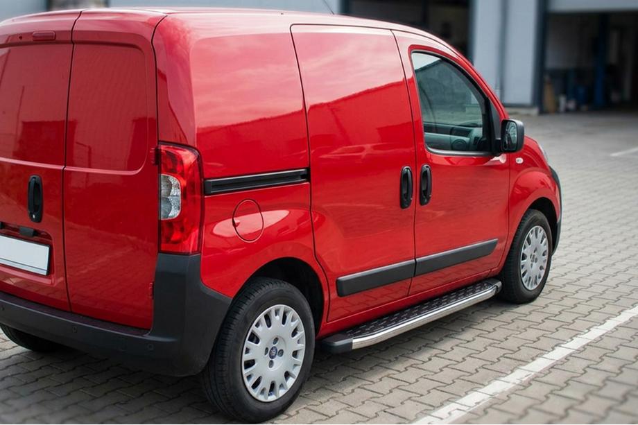 Peugeot Bipper 2008–2017 BlackLine-sivuporrassarja (2 kpl, alumiini) Image