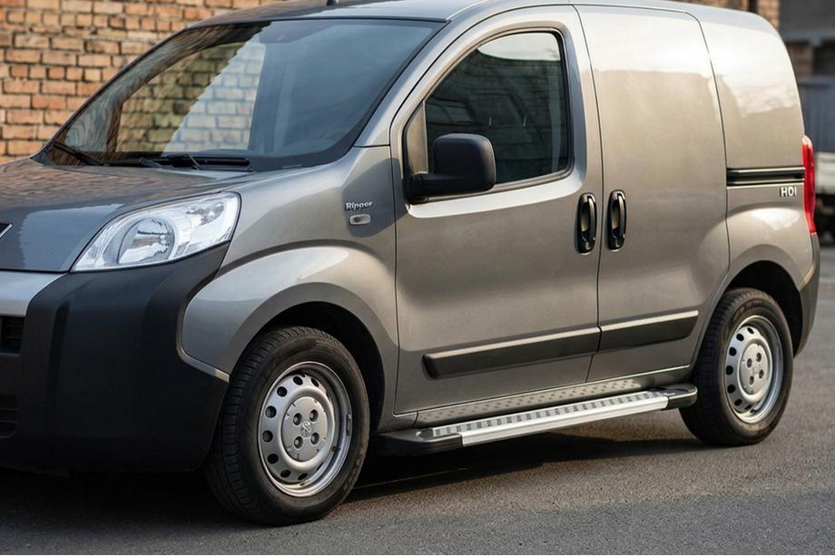 Peugeot Bipper 2008–2017 Sivuporrassarja New Vision Grey (2 kpl, alumiini) Image