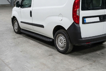 Opel Combo 2012–2018 Tayga Black sivuaskelmat (2 kpl, alumiini) kuva 1