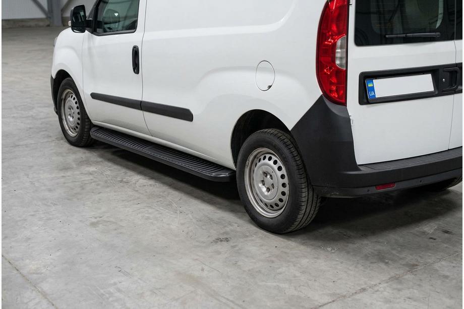 Opel Combo 2012–2018 Tayga Black sivuaskelmat (2 kpl, alumiini) Image