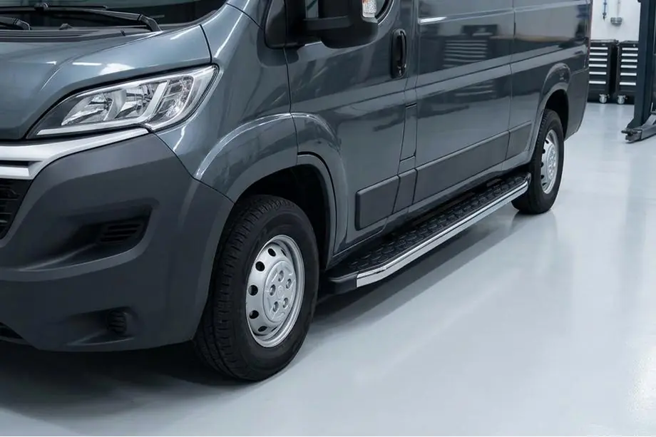 Citroen Jumper 2007–2025 BlackLine-sivuporrassarja (2 kpl, alumiini) Image