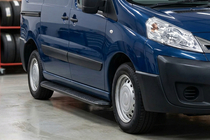 Citroen Jumpy 2007–2017 Tayga Black sivuaskelmat (2 kpl, alumiini) kuva 1