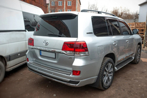 Toyota Land Cruiser 200 2007–2021 Takavalot 2016-2021 (OEM-standardi) Oikea ulompi takavalo (lokasuojaan) kuva 7