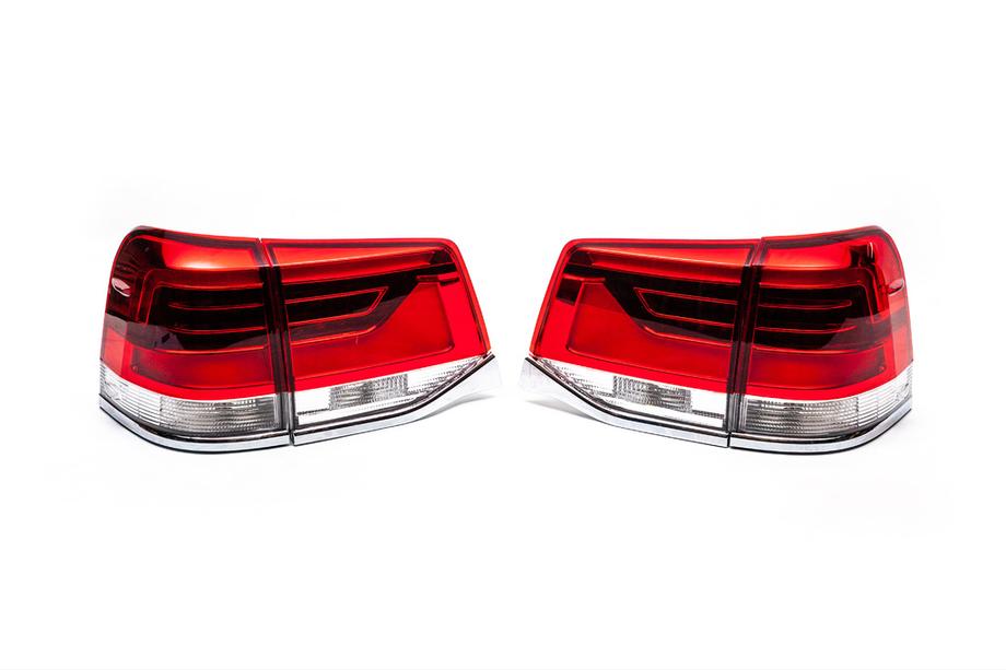 Toyota Land Cruiser 200 2007–2021 Takavalot 2016-2021 (OEM-standardi) Vasen sisempi takavalo (takaluukussa) Kuva 3