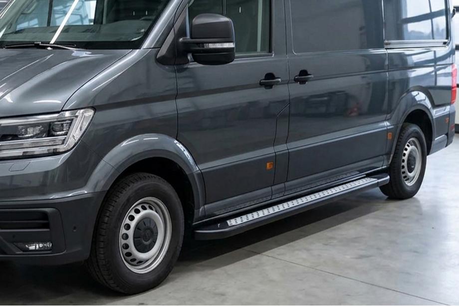 Man TGE 2017– Sivuastinlaudat New Vision Black (2 kpl, alumiini) Pitkä / Erittäin pitkä Image