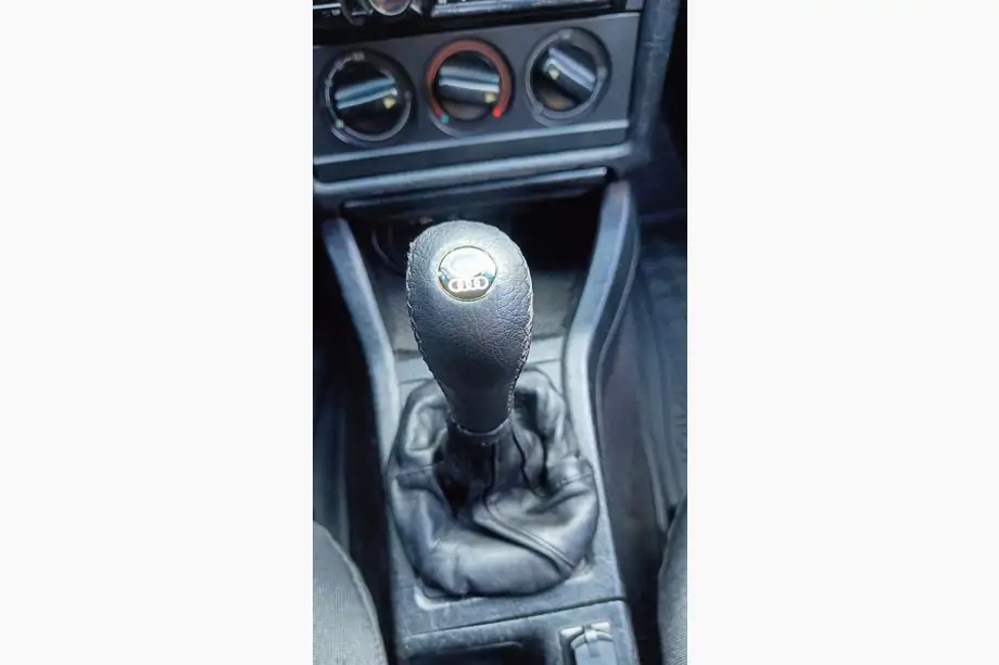 Audi Vaihteistonuppi V2 (nahka) Kuva 3