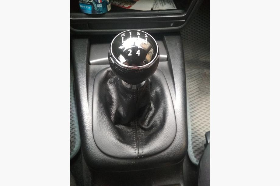 Volkswagen Passat B5 1997–2005 Nahkainen vaihdekepin suojapussi Kuva 3
