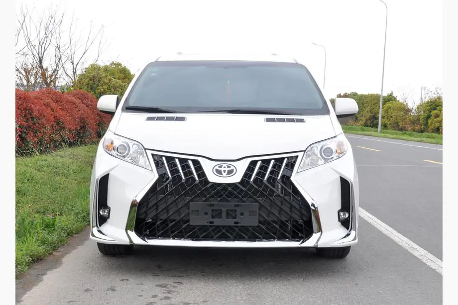 Toyota Sienna 2010–2020 LM-style korisarja Image