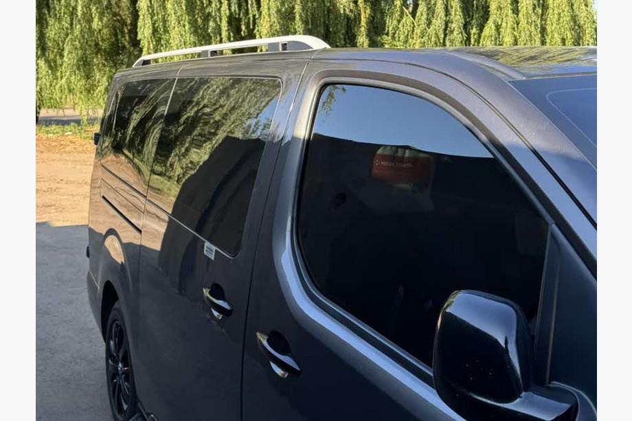 Peugeot Expert 2017– Skyport-kattokaiteet (harmaat) Kuva 17