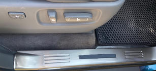 Toyota Land Cruiser 200 2007–2021 Valaistut sisäpuolen ovikynnyslistat (4 kpl) kuva 3