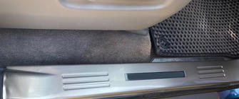 Toyota Land Cruiser 200 2007–2021 Valaistut sisäpuolen ovikynnyslistat (4 kpl) kuva 4