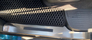 Toyota Land Cruiser 200 2007–2021 Valaistut sisäpuolen ovikynnyslistat (4 kpl) kuva 5