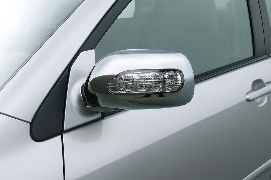 Toyota Corolla 2002–2007 Kromatut peilinkuoret LED:lle (2002-2005, 2 kpl, muovi) Image
